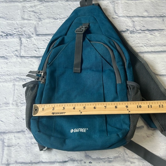 G4Free Sporty Blue Backpack with Durable Fabric and Multiple Compartments. - Picture 6 of 6